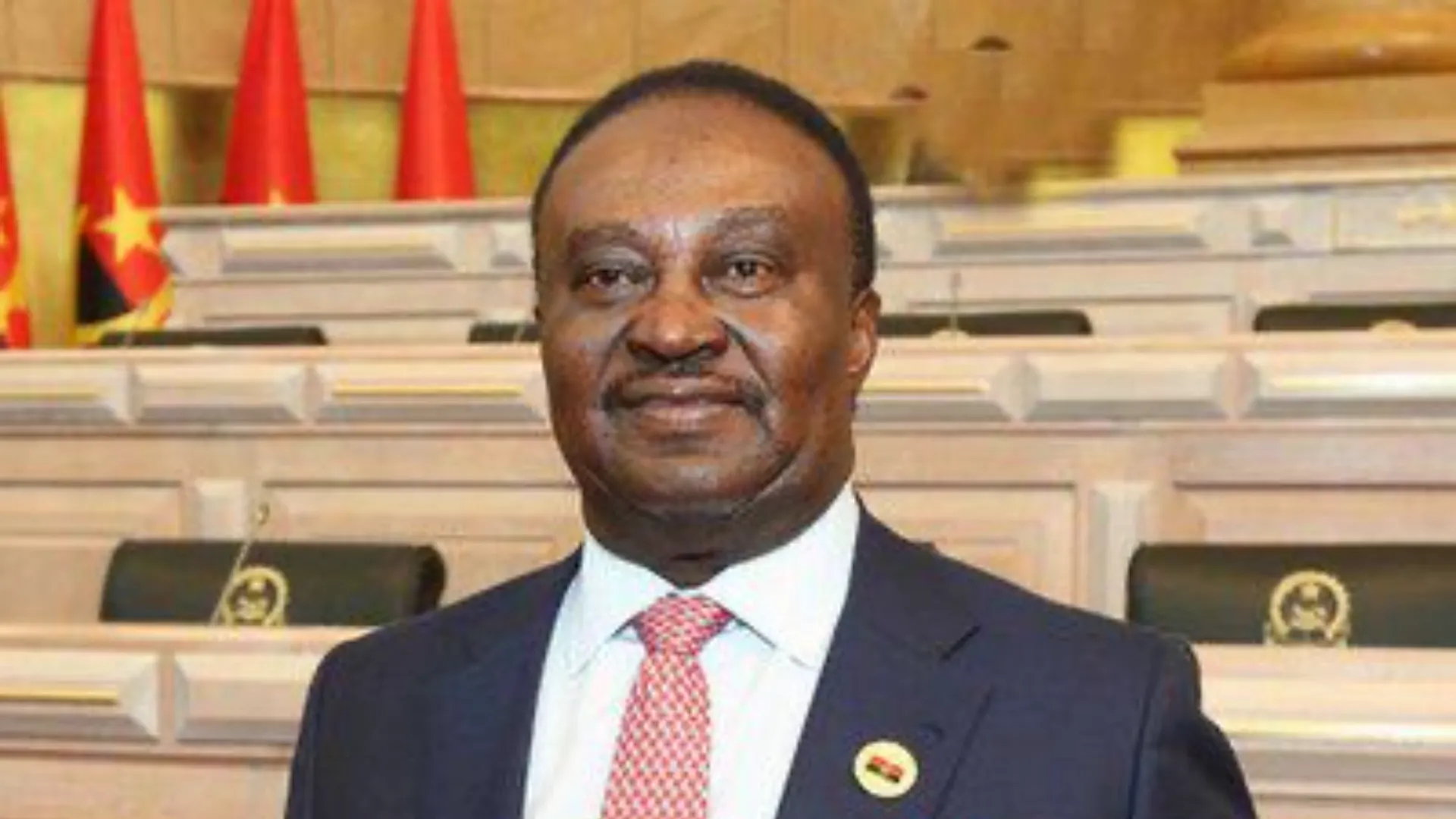 A Ordem dos Enfermeiros de Angola (ORDENFA) manifesta o seu profundo pesar pelo falecimento de Fernando da Piedade Dias dos Santos, carinhosamente conhecido por “Nando”,