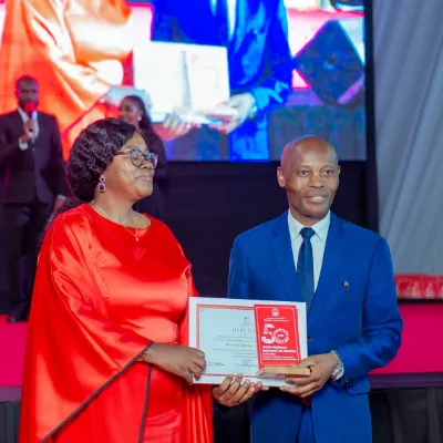 Bastonário da Ordem dos Enfermeiros de Angola homenageado no Bié