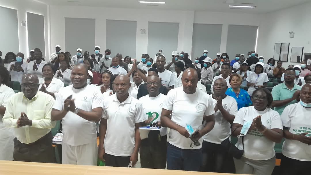 Profissionais de enfermagem constatam dinâmica de trabalho do Hospital Geral de Luanda